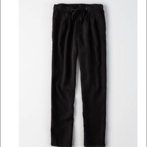 AE High Waisted Taper Pant